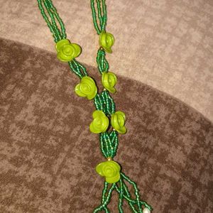 Green Flower And Beeds Chain