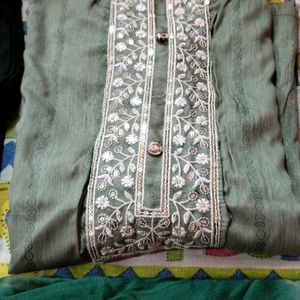 Kurta Set With Dupatta And Pent