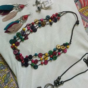 Stylish Neck Piece And Earings