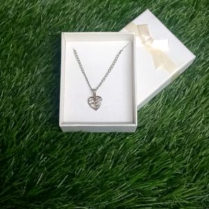 Heart Charm Necklace 💗✨️ || (Box Not Included)