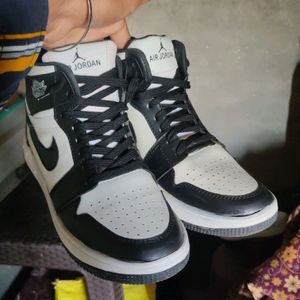 Nike Air Jordan 1 Black White