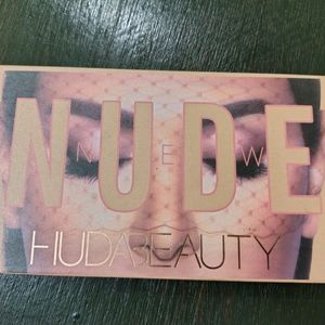 Huda beauty Eyeshadow Palette