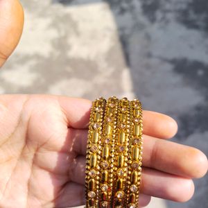 GOLDEN METAL BANGLES WITH GHUNGHROO