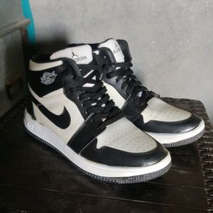 Nike Air Jordan 1 Black White