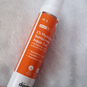 The Derma co 1%Hyaluronic Sunscreen Aqua Gel Spf50