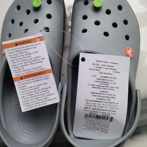 NEW WITH TAG CROCS UNISEX FOOTWEAR