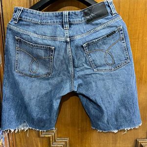 CALVIN KLIEN DENIM SHORTS SIZE 32