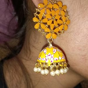 BEAUTIFUL YELLOW EARRINGS 😍