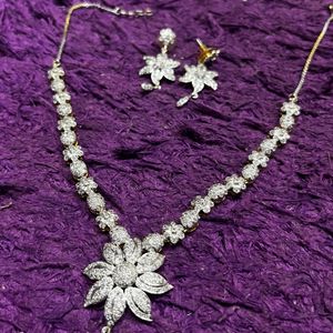 Silver Flower Pendant Necklace**