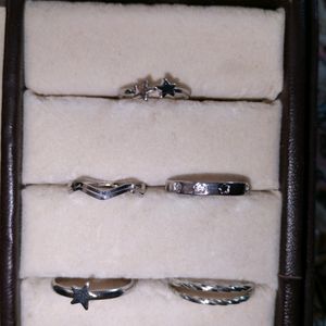 And Silver Rings 💍💍💍💍💍 - Set Of 5