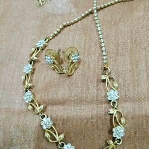 Gold-Tone Floral Necklace and Earrings Set