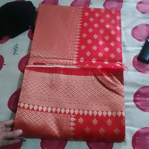 New Red Beautiful Saree With Attached Blouse Piece