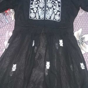 I'm Selling A Tunic Top In Black Colour Georgette