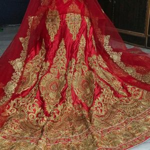 VERY BEAUTIFUL HEAVY LEHENGA