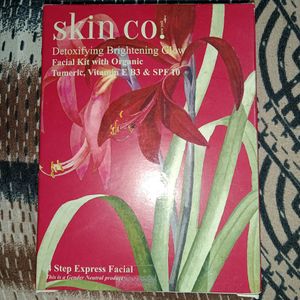 Skin Co. Facial Kit Detoxifying & Brightning Glow