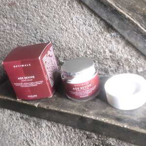 Oriflame Age Revive Night Cream