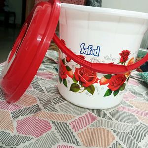 Beautiful Red Rose Printed Bucket 🪣 Only In ₹249