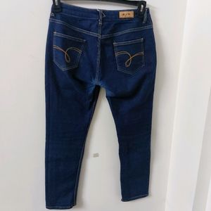 Blue Jeans Skinny Fit Stretchable Material