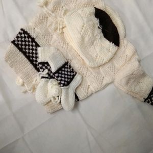 Baby Woolen Set...