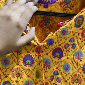 Rangriti Women Yellow Printed Kurti