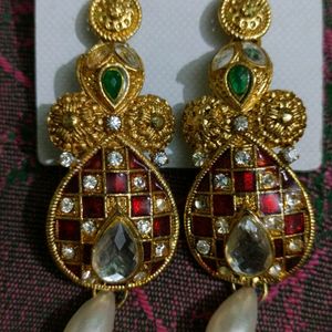 Unique Earings & Studs