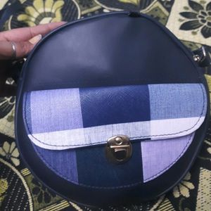 Beautiful Round Sling bag