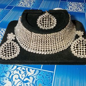 Attractive Silver Necklace Set