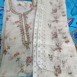 White Floral Embriodery Kurta With Dupatta