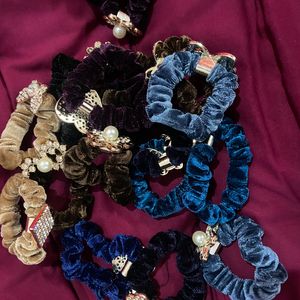 Pack Of 17 Assorted Velvet Bands