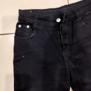 Black Capri Denim Jeans