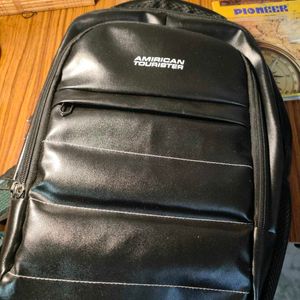 American Tourist er Leather Backpack