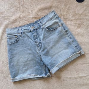 WEEKDAY DENIM SHORTS