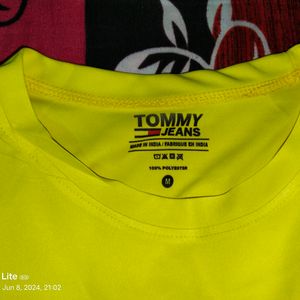 Tommy Hilfiger T-shirt M Size