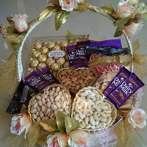 Customised gift hampers