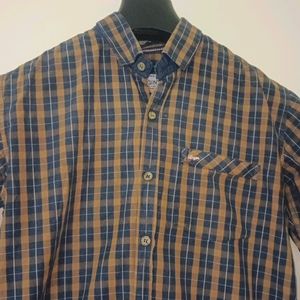 Mens shirt almost new size (S)