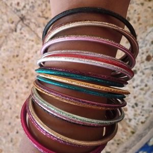 Multicolored  Metal bangles, which is in 2.6 size