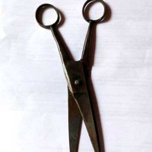 Used Hair Cutting Scissors 7.5