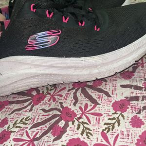 Black Skechers