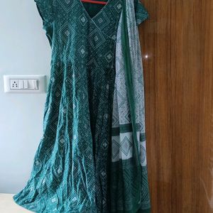 Anarka Style Kurta And Dupatta Set