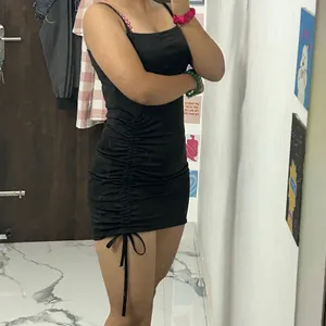 mini black dress 🖤👠