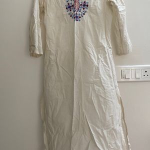 Off White Cotton Globus Kurti