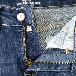 Girls jeans With Ragged Effect