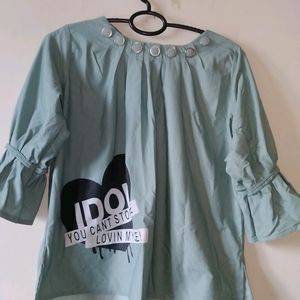 Women's Top