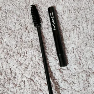 M.A.C Lip Brush With Free Spooly