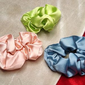 Beautiful Shinning Scrunchies Pack Of 20 Pieces ❤