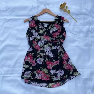 Elegant Black Criss Cross Neck FloralZipper Top