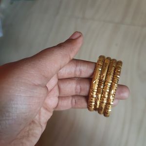 4 Bangles Side