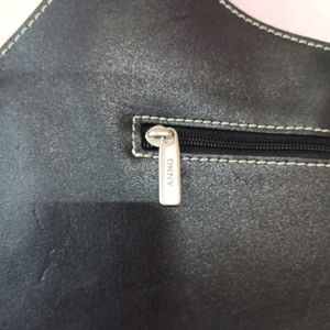 DKNY Shoulder Bag In Good Condition