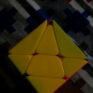 Moyu Axis cube