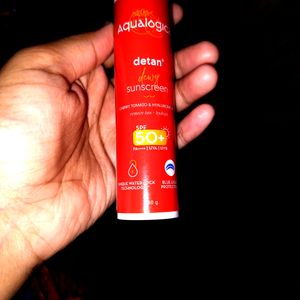 Aqualogica Sunscreen SPF 50+ Dewy Detan